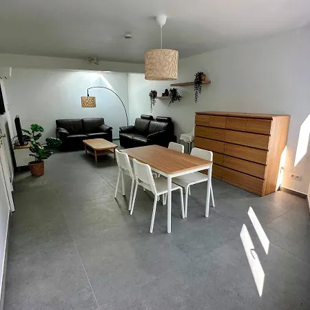 Akuta Flat Louvain