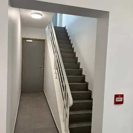 Akuta Flat Louvain