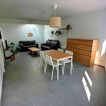 Lägenhet Akuta Flat